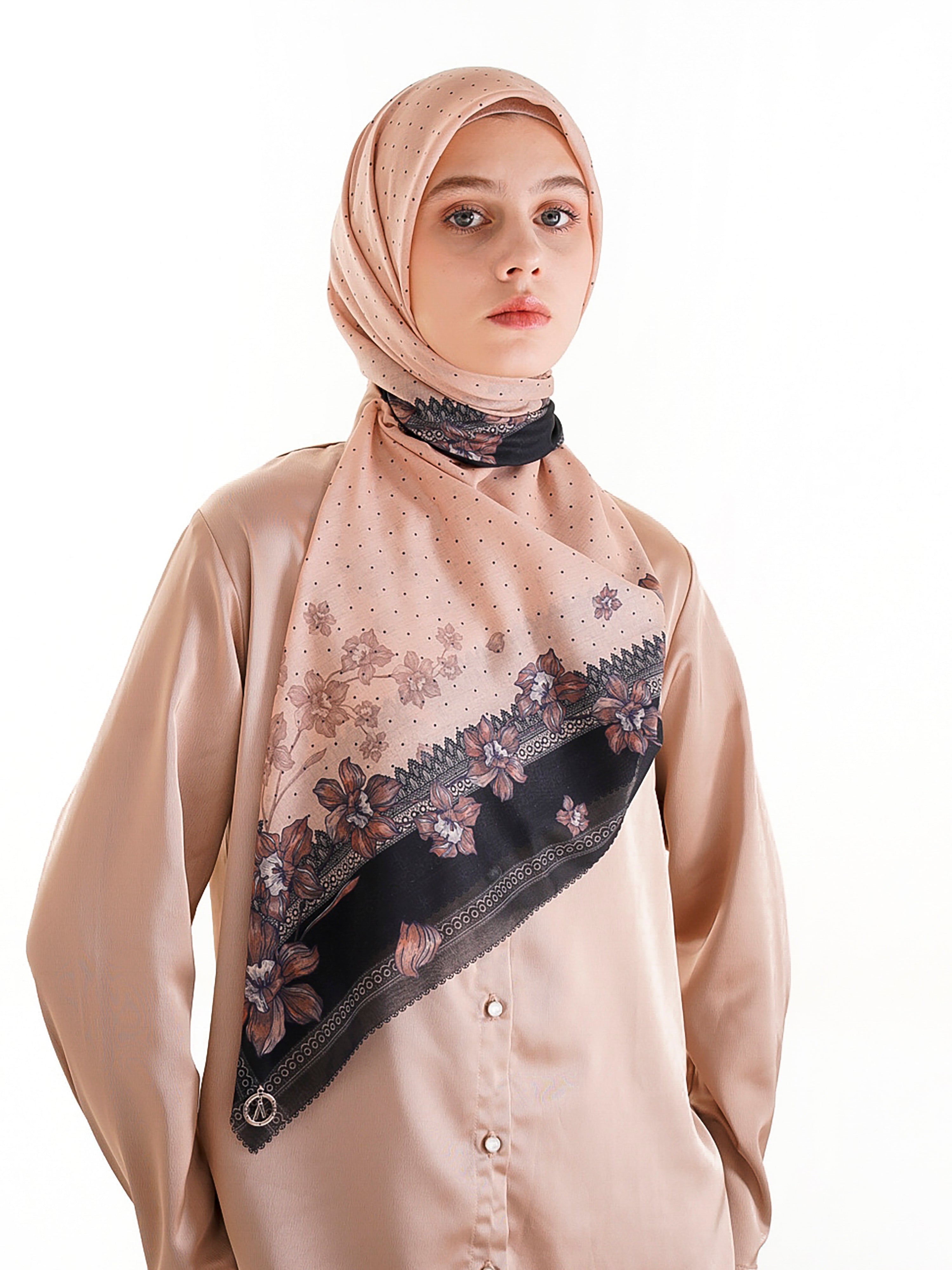 Tanaya Scarves Creme