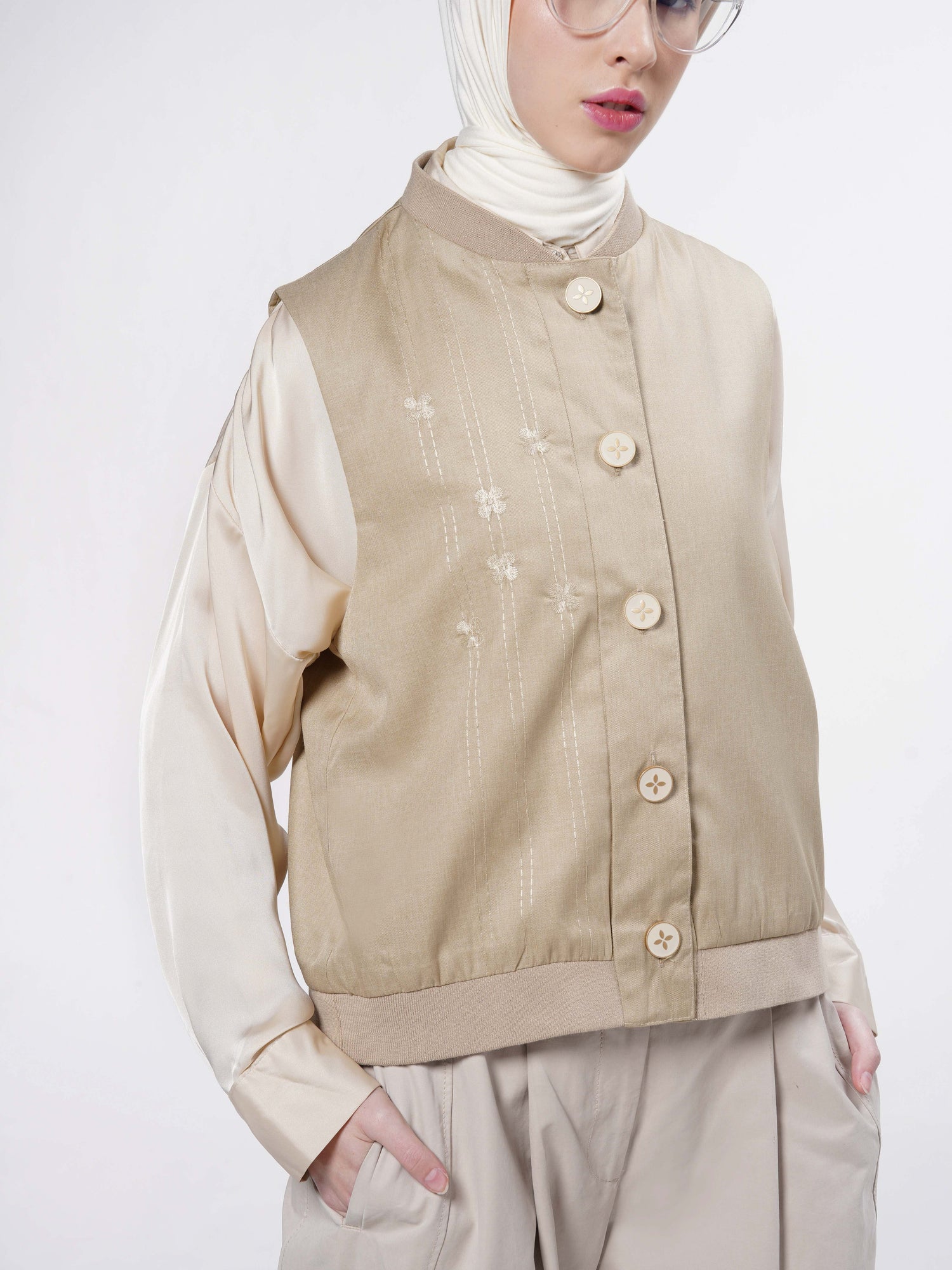 Ivette Bomber Vest Latte