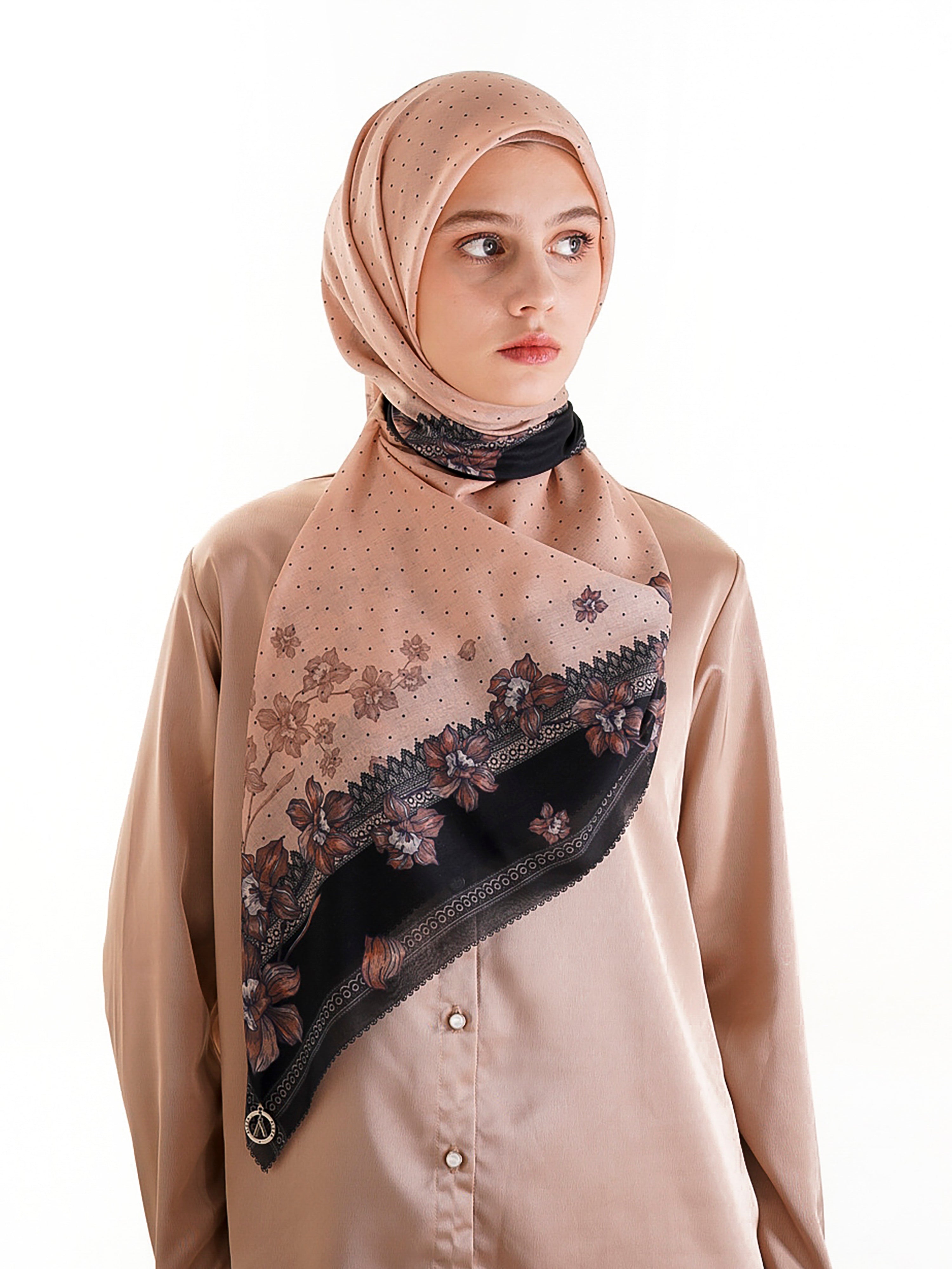 Tanaya Scarves Creme