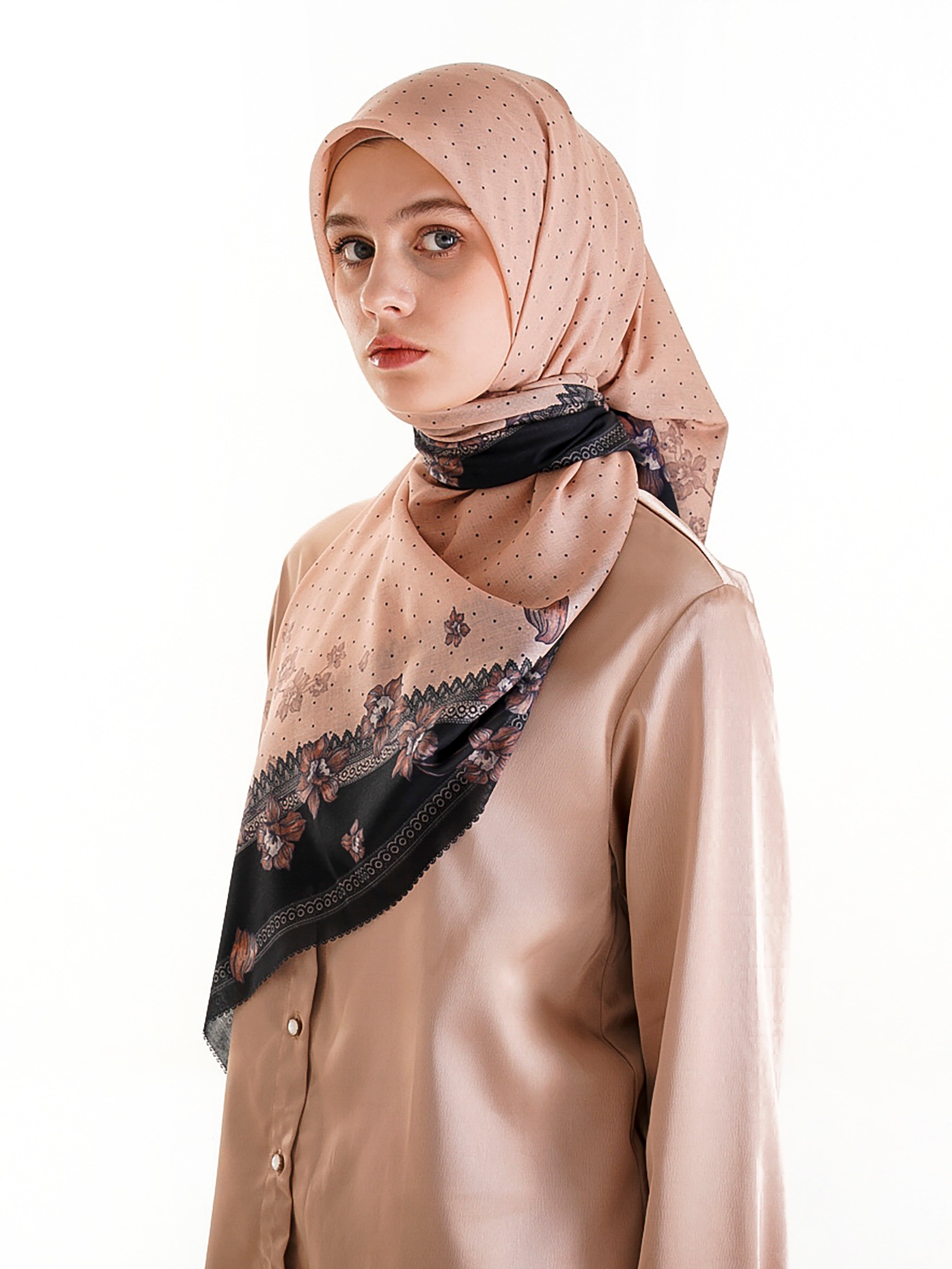 Tanaya Scarves Creme